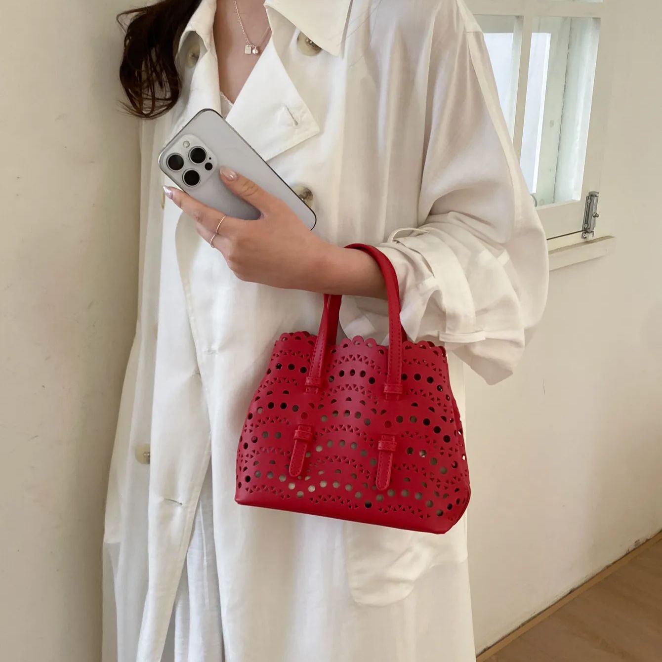 Red Hollow Printed Crossbody B - Leather Work Handbags For Women 评论和价格